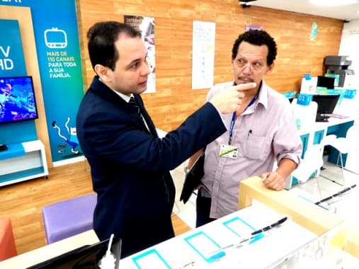 Procon fiscaliza operadoras de telefonia móvel em Natal