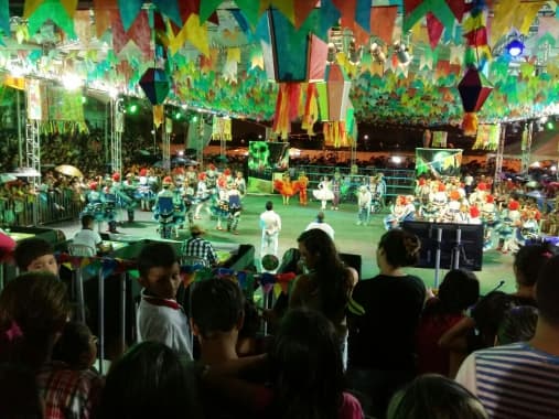 Festival de Quadrilhas Juninas prossegue até quinta-feira no Ginásio Nélio Dias