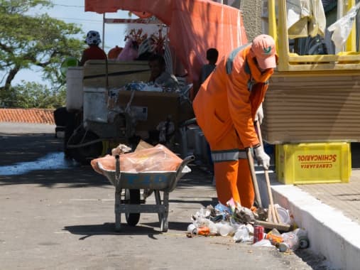 Urbana antecipa horário da coleta de lixo nos dias 24 e 31 de dezembro