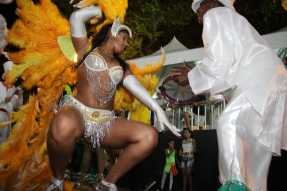 Escolas de Samba e Tribos de Índio desfilam no Polo Multicultural Ribeira a partir de sábado