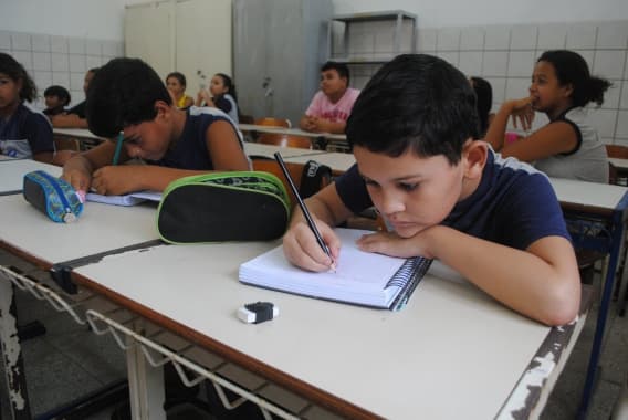 Maioria das escolas não aderiu à greve dos professores em Natal