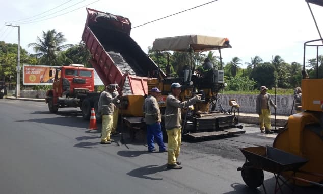 Recapeamento da Av. Ayrton Senna é monitorado pelo titular da Semov
