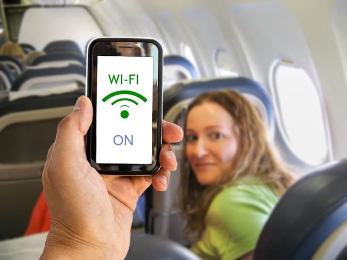 Saiba quais companhias aéreas oferecem Wi-Fi durante o voo