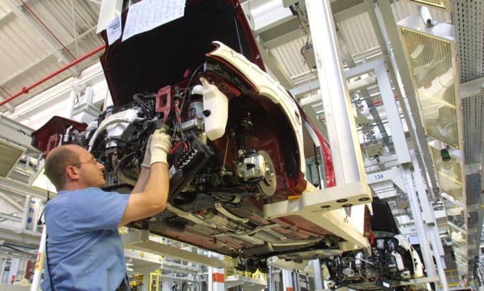 Após 34 meses, produção sobe na indústria
