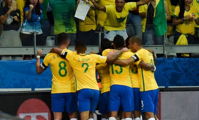 Futebol é o esporte favorito de 49,6% dos brasileiros, diz pesquisa; vôlei vem em seguida