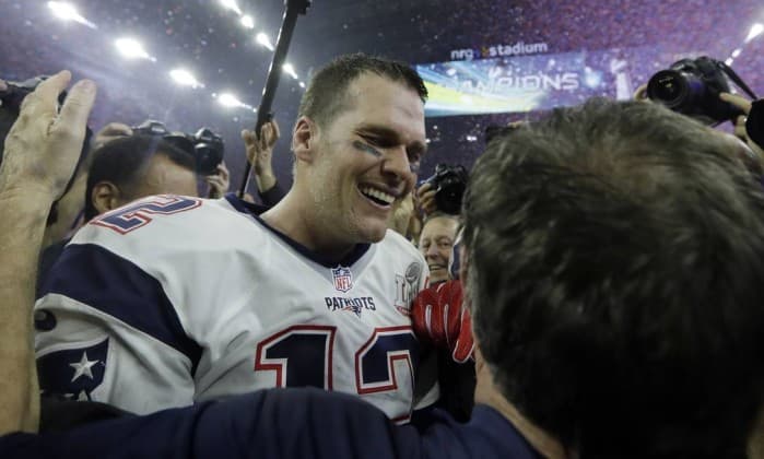 Com show de Tom Brady, Patriots conseguem virada histórica sobre Falcons e vencem o Super Bowl