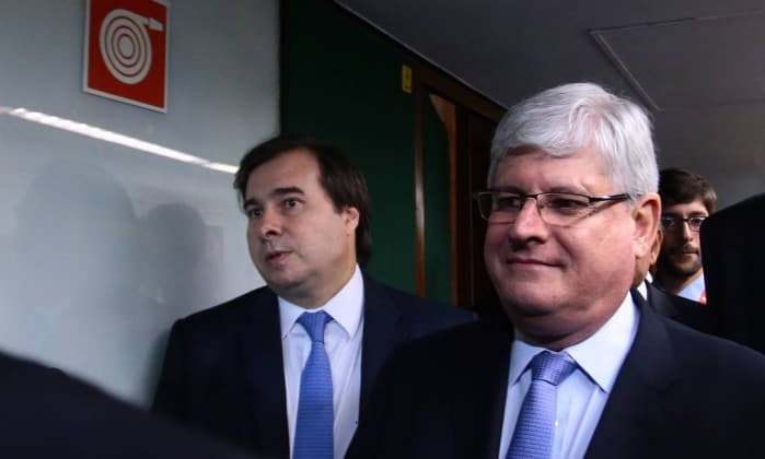 Janot sugere retirada de artigo no projeto que prevê punição a juízes