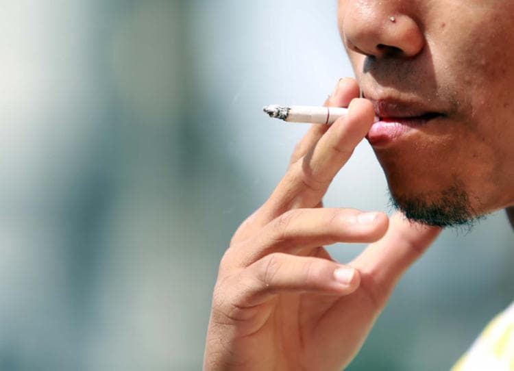 Gasto com cigarro é quase igual ao do arroz com feijão nas famílias brasileiras