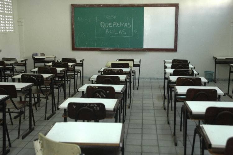 Familiares de estudantes denunciam que escola estadual na Zona Norte está sem aulas e sem perspectiva de volta