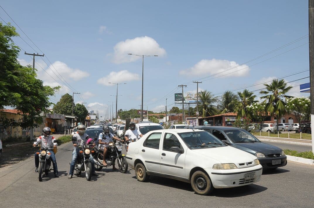 FOTOS: Reconstituição de acidente deixa Av. João Medeiros Filho com bloqueio total - sentido Redinha