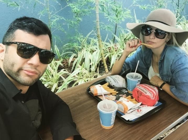 Boato de briga entre funkeiro e Emerson Sheik vira caso de polícia e guerra nas redes sociais