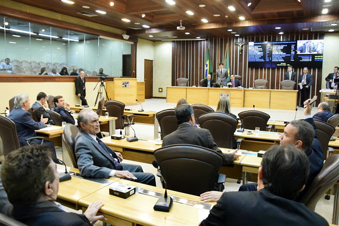 Assembleia Legislativa do RN aprova primeiro título de persona non grata à atriz Alexia Dechamps