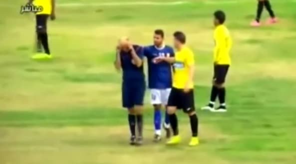 VÍDEO: Árbitro chora após ser xingado por torcedores durante partida
