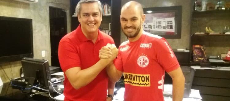 "O BOM FILHO À CASA TORNA" - FOTO: América anuncia contratação do volante Júlio Terceiro
