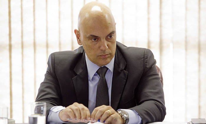 Juristas e estudantes pedem renúncia do ministro da Justiça