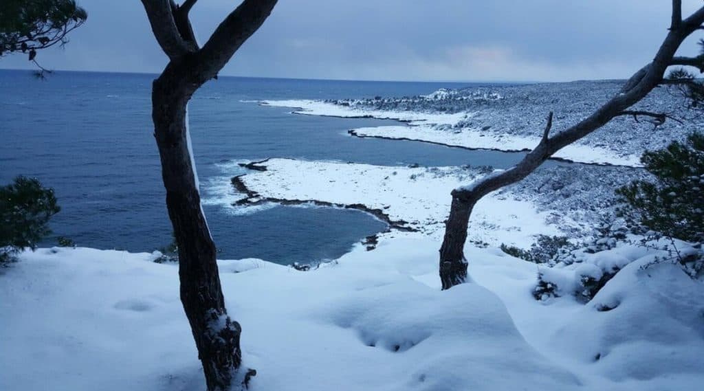FOTOS: Neva dois dias seguidos em cidade italiana conhecida por clima quente, conforme previu profecia apocalíptica de Nostradramus