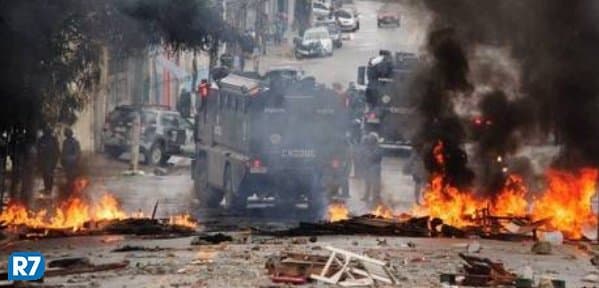 FOTO: Manifestantes protestam na zona sul de São Paulo contra prisão de Guilherme Boulos, líder do MTST