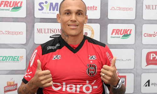 Vasco acerta com Leandrão, ex-ABC, e atual artilheiro da Série C, diz jornalista