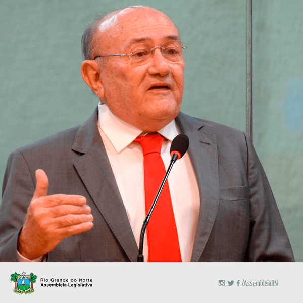 Vivaldo sugere que Robinson, em vez de ficar no Palácio do Governo, se instale no interior para solucionar a seca