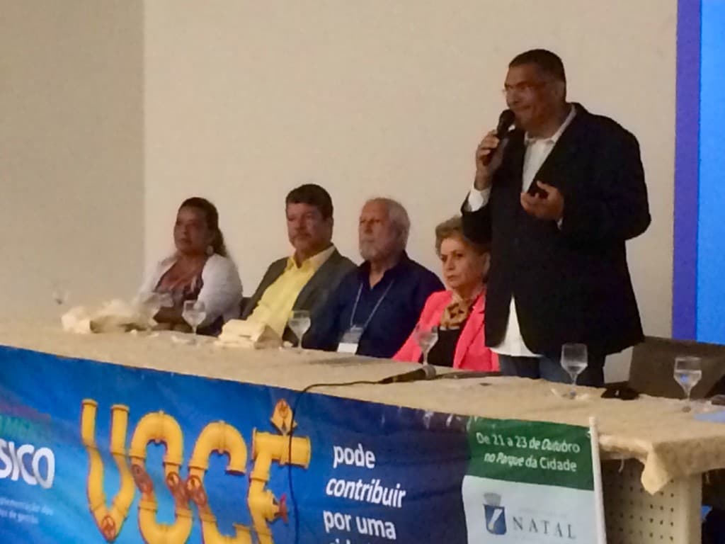 População e Poder Público discutem saneamento básico em Natal