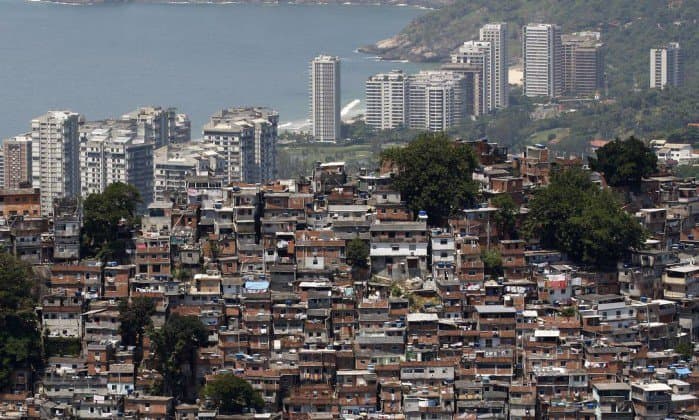 Desigualdade cai mesmo com queda da renda dos mais pobres