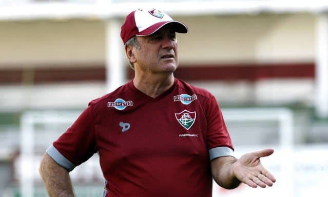 Levir Culpi diz que aceita dirigir Chapecoense de graça