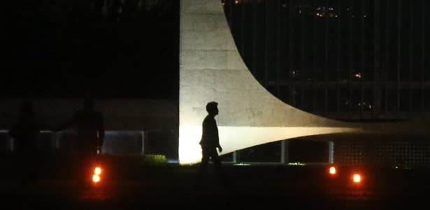 MESMO AFASTADA: Dilma custou aos cofres brasileiros R$ 650 mil em maio