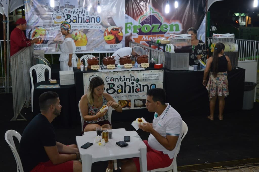 Feira reúne gastronomia, arte e cultura na Praça da Árvore no Mirassol