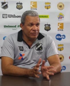 ABC: Hélio dos Anjos relaciona jogadores para o desafio diante do Oeste