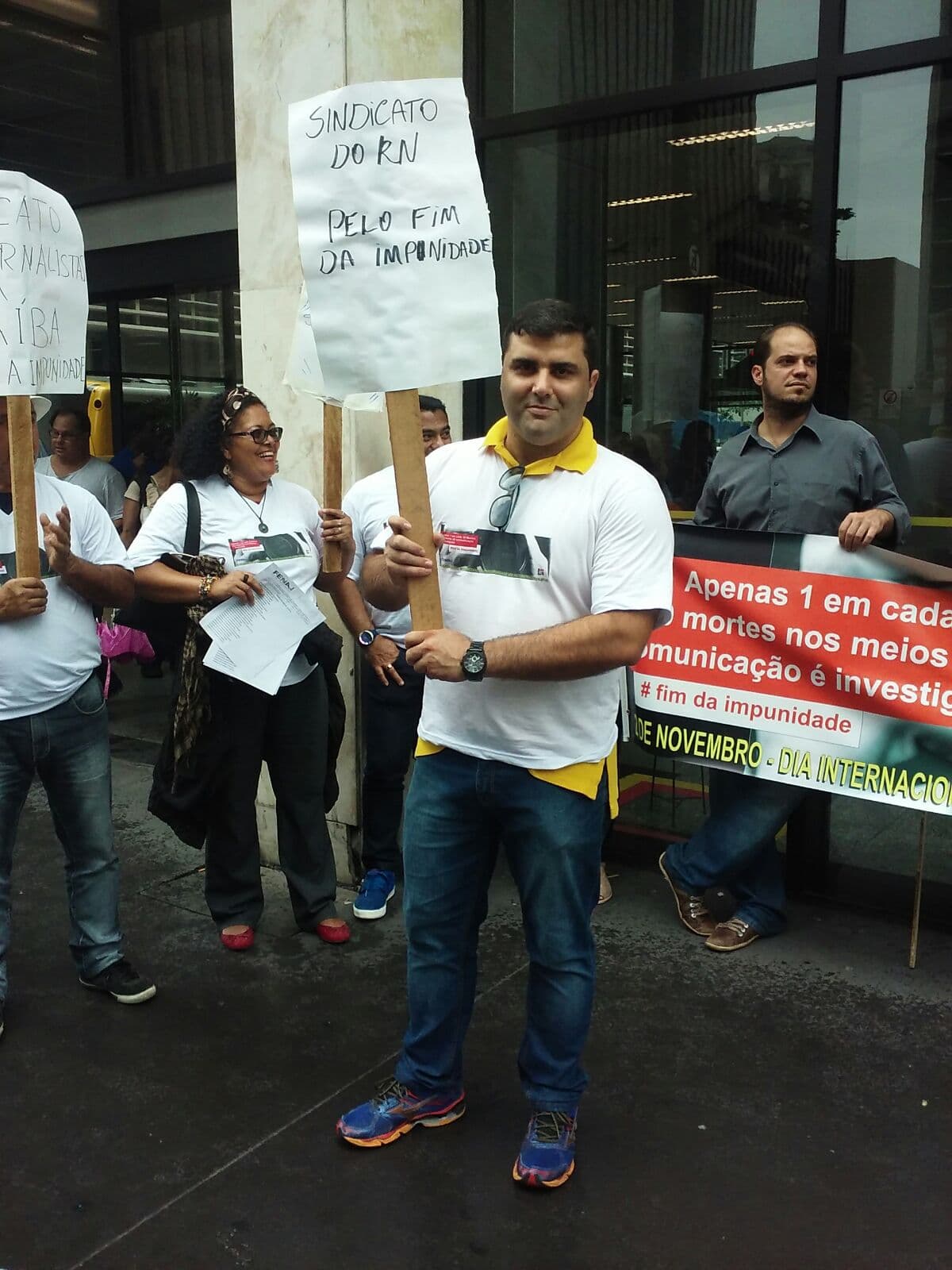 FOTOS: Protesto silencioso pelo fim da impunidade contra crimes a jornalistas no Brasil