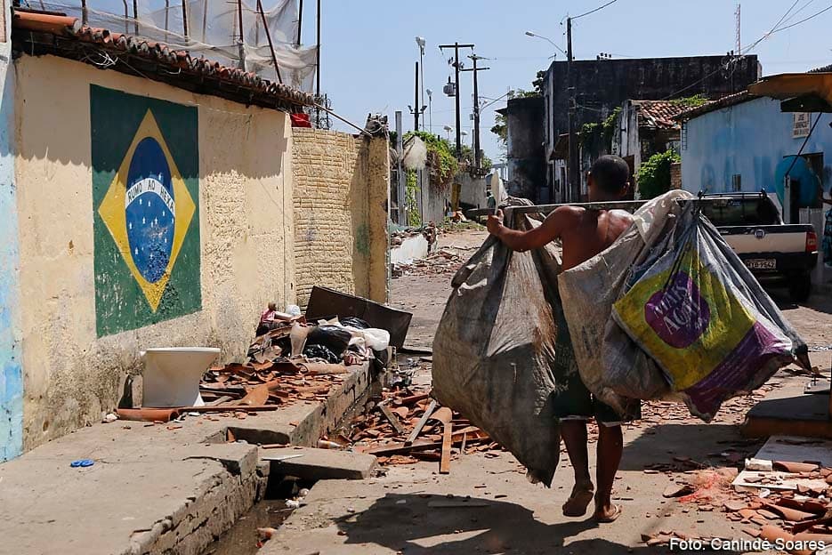 Moradores do Maruim fazem protesto contra remoção