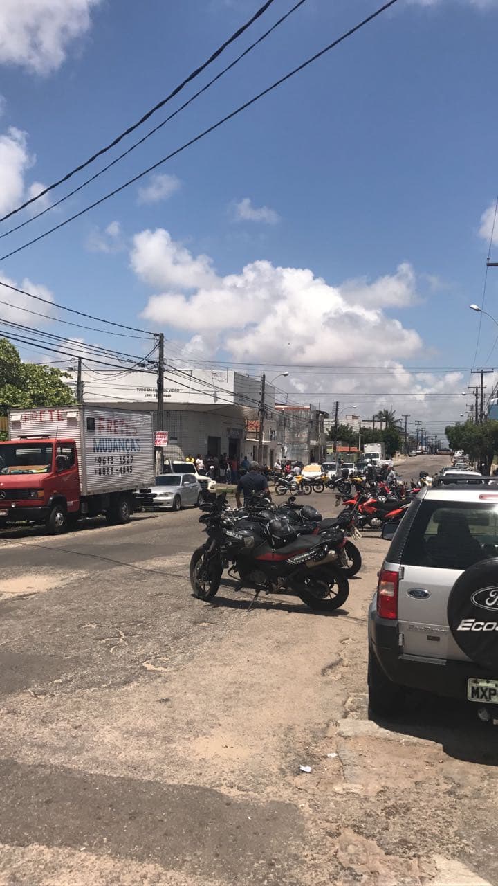 Operação no Mercado da 4, em Natal, apreende produtos e fiscaliza motocicletas na localidade