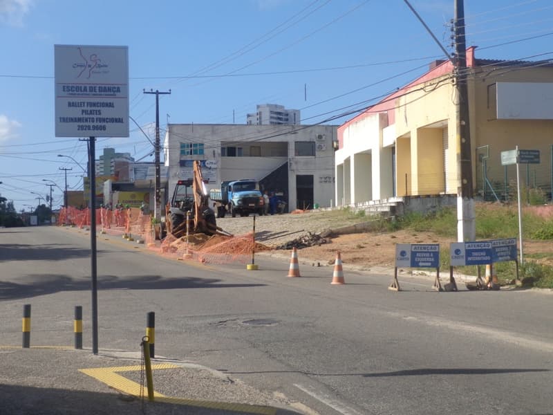 Trecho da Avenida Ayrton Senna é interditado por 15 dias para obras da Caern