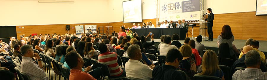 Governador anuncia reforma e construção de 10 novas escolas no RN