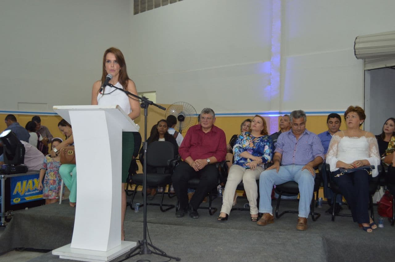 FOTOS: Secretária Julianne Faria participa de inauguração do Centro de Cultura