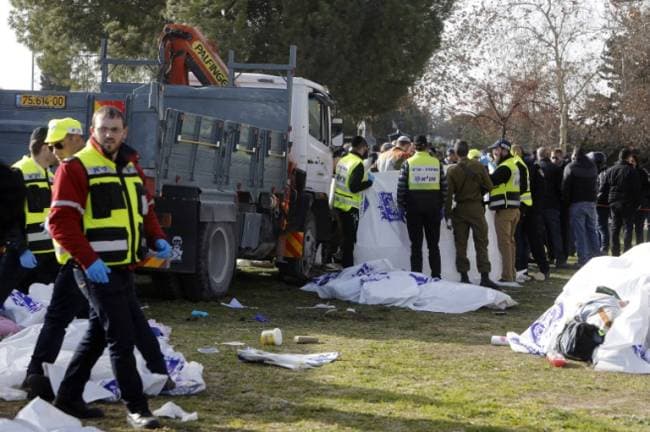 Ataque com caminhão mata quatro e fere treze em Jerusalém