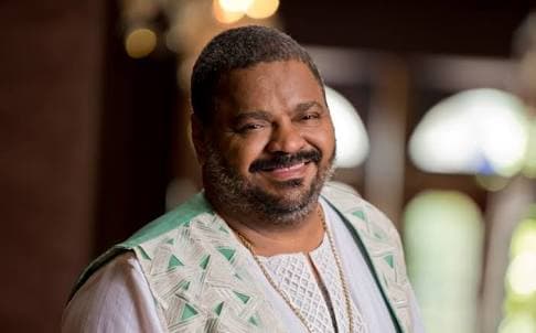 Filho de Arlindo Cruz tranquiliza fãs: ‘Ele está bem'