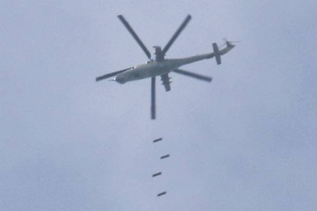 Síria: novos bombardeiros atingem regiões de Raqqa e Idlib