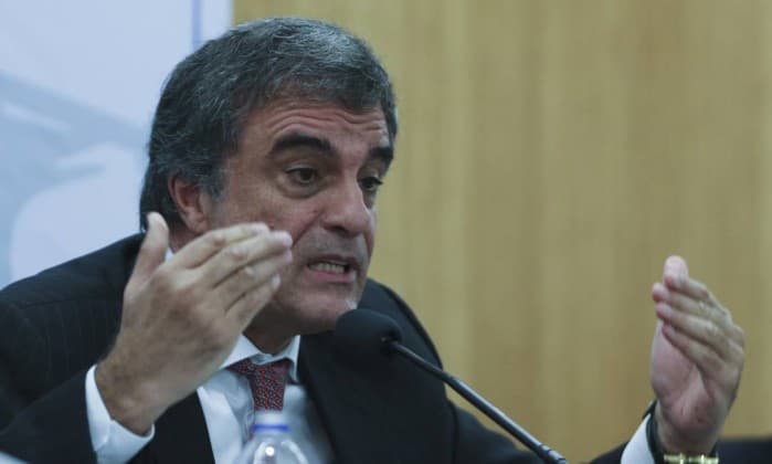 Ex-ministro da Justiça José Eduardo Cardozo defende que Brasil caminhe para a liberação das drogas