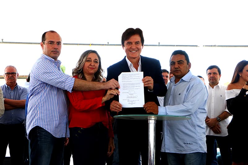 FOTOS: Governo inaugura Central de Agricultura Familiar e beneficia 1.200 produtores