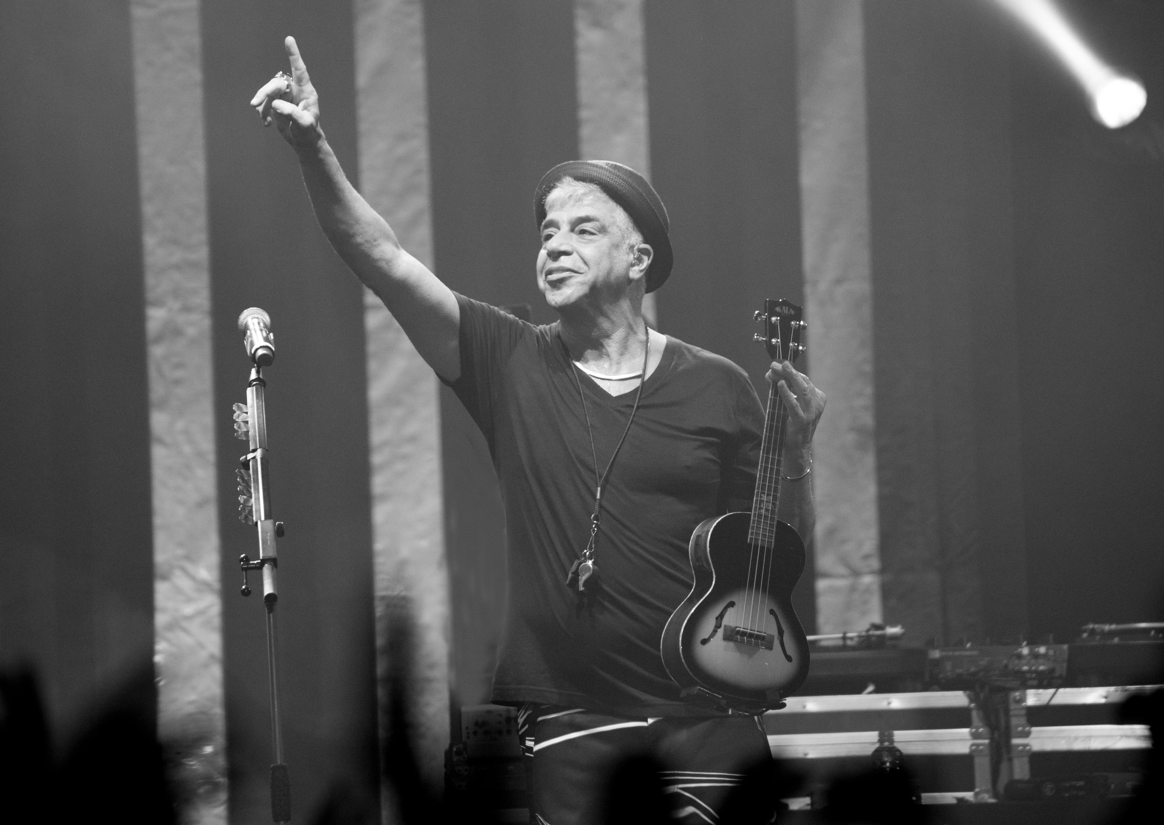 Lulu Santos apresenta novo show Clube£ux em Natal
