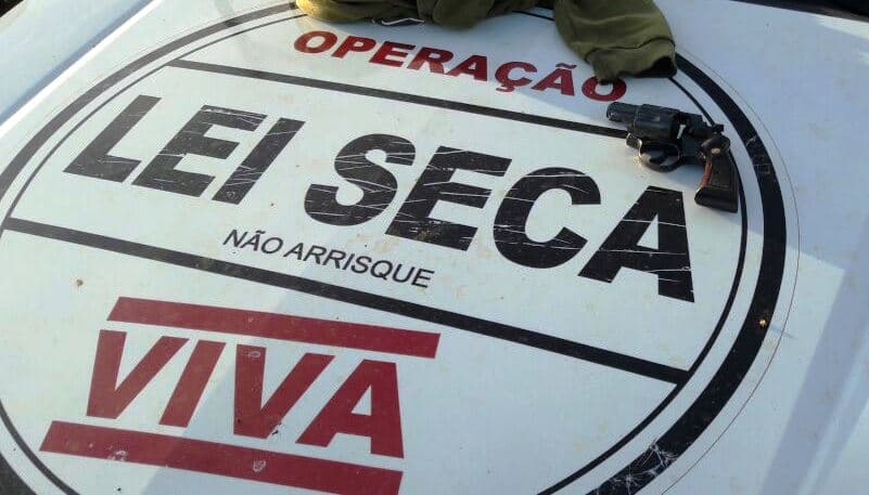 FOTOS: Policiais da Lei Seca realizam Operação Bairro Limpo, e prendem dois suspeitos de participação no "Sindicato do RN"
