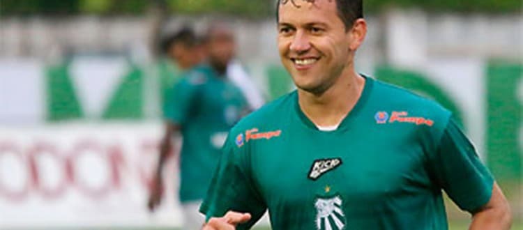 FOTO: Atacante Luiz Eduardo é o mais novo reforço do América