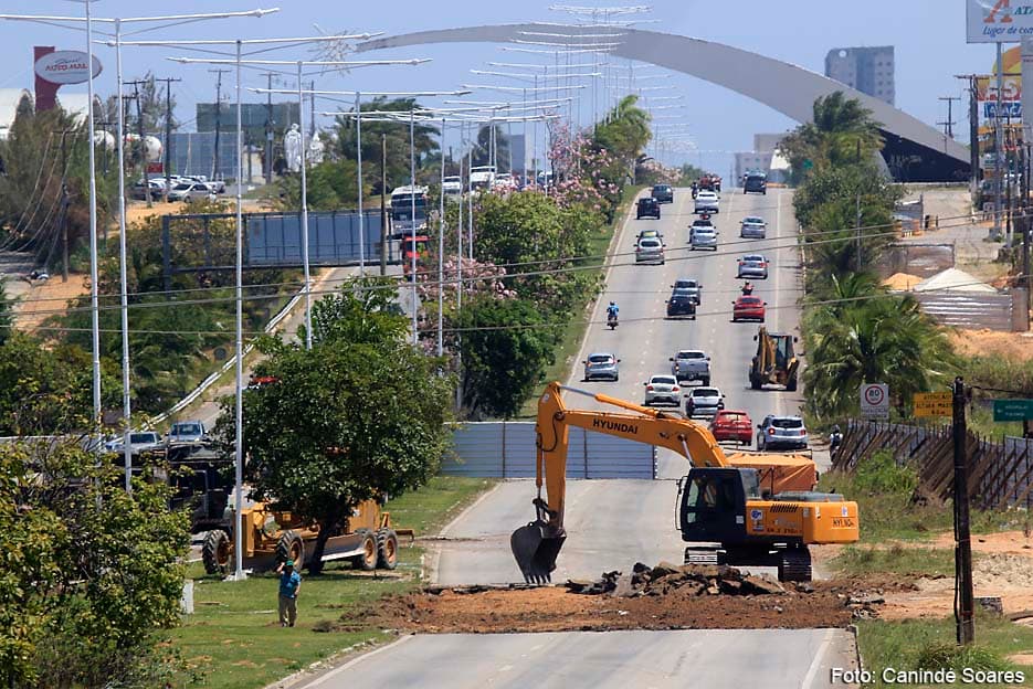 Veja FOTOS da interdição na BR-101 neste sábado
