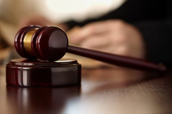 Traição no casamento pode obrigar cônjuge a pagar danos morais