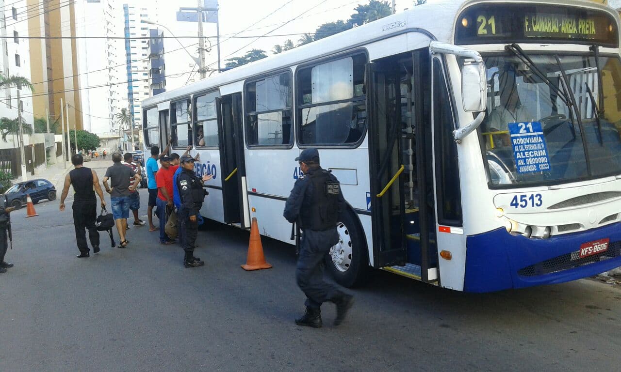 PM intensifica policiamento nas praias de Areia Preta e Ponta Negra