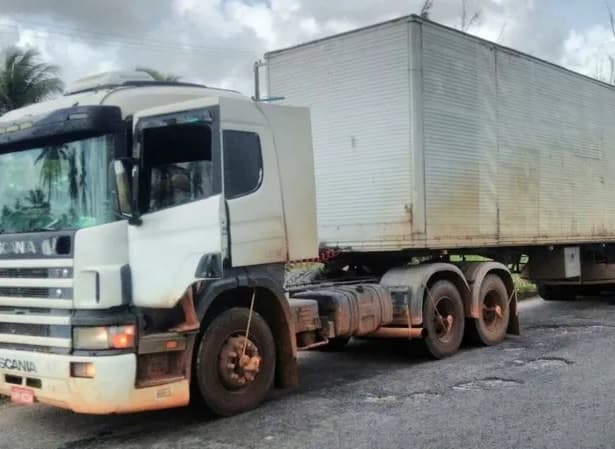 FOTO: PRF recupera na Grande Natal carga de café roubada avaliada em R$ 232 mil