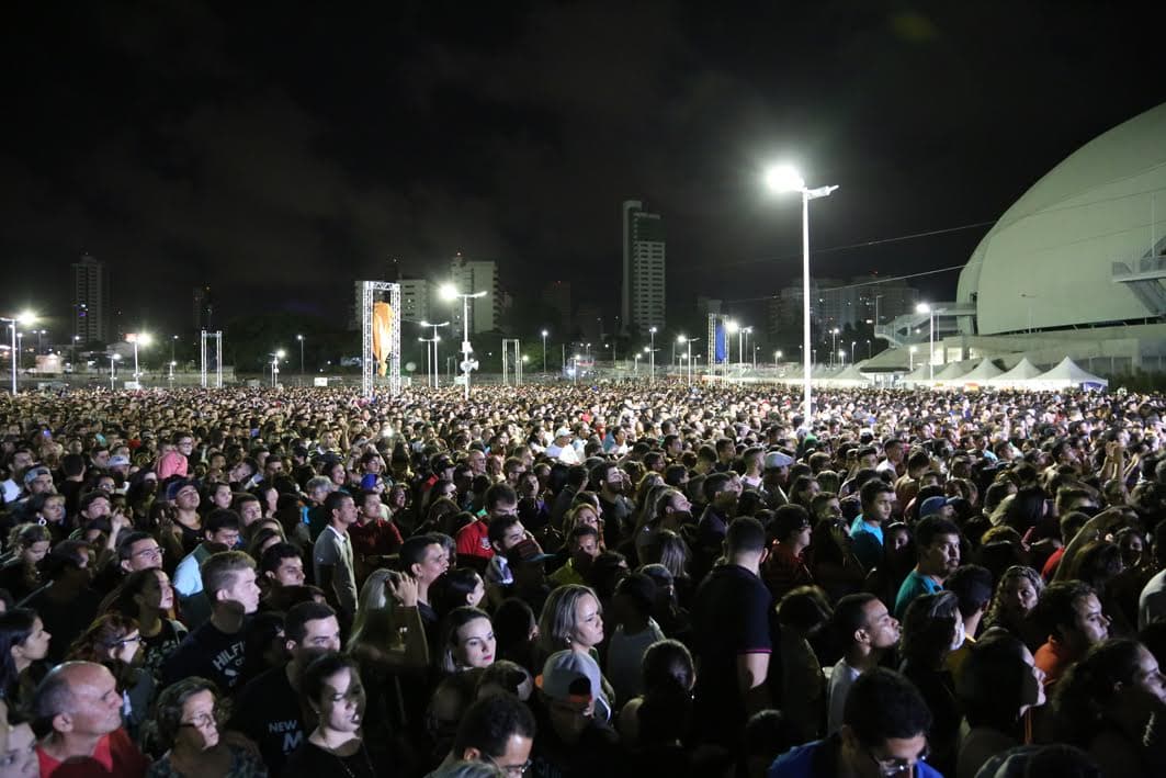 FOTOS: Multidão foi assistir Paralamas no Natal em Natal
