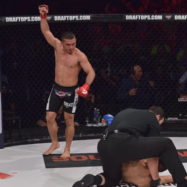 Após vitória e manutenção de cinturão do Bellator nos EUA, Patrício Pitbull retorna para Natal