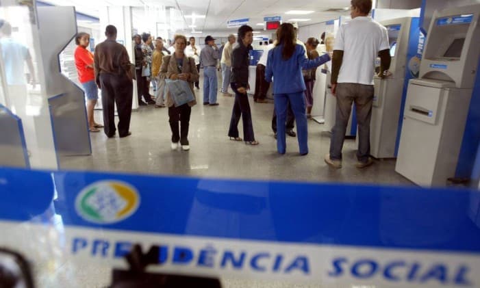 INSS convoca 178 mil segurados para perícia